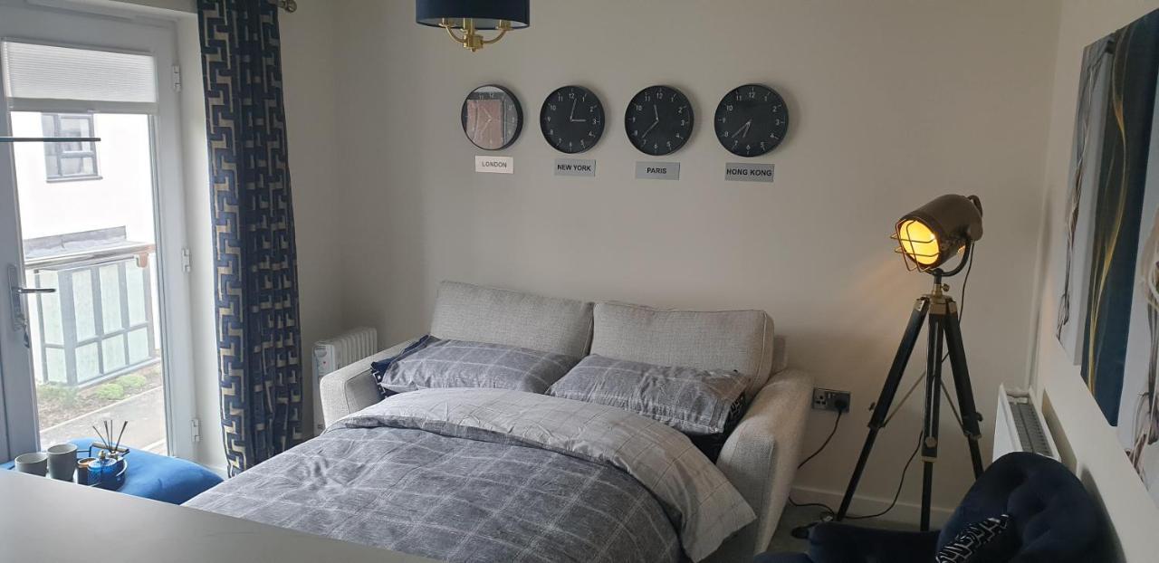 5 Star Luxury Small Cosy House With Lake View Doncaster Eksteriør billede