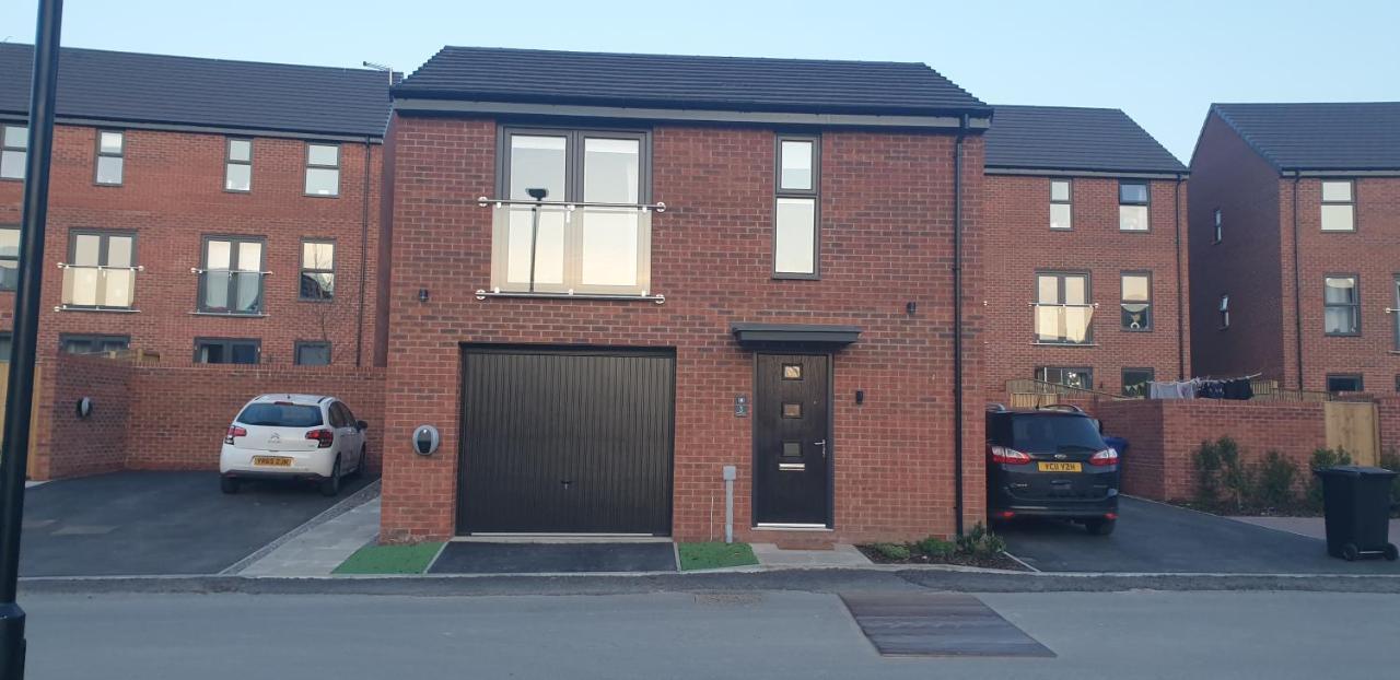 5 Star Luxury Small Cosy House With Lake View Doncaster Eksteriør billede